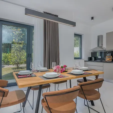 Awesome In With Kitchenette *